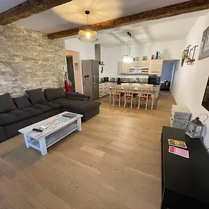 https://un-cocon-au-coeur-du-village.fr-provencehotel.com